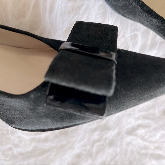 Anne Klein iflex Black suede with patent leather/suede bow-pump. - Picture 3 of 4
